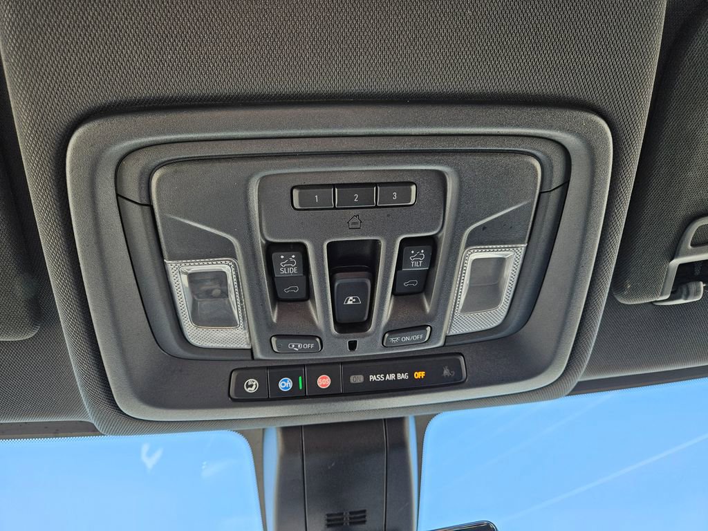 Used 2019 Chevrolet Silverado 1500 High Country w/ Technology Package AWD/4WD image 21