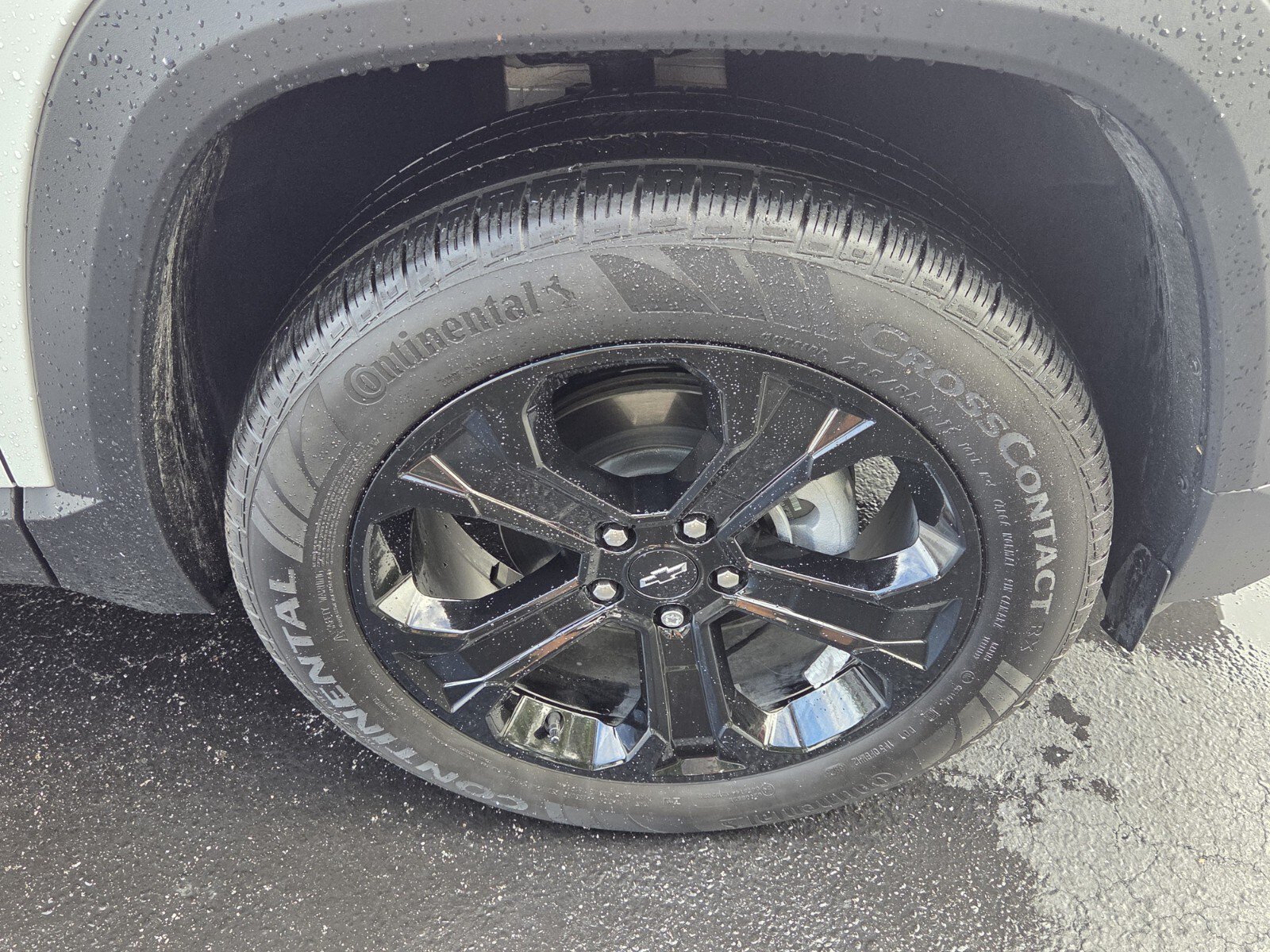 Used 2026 Chevrolet Equinox LT w/ Midnight Edition FWD image 13