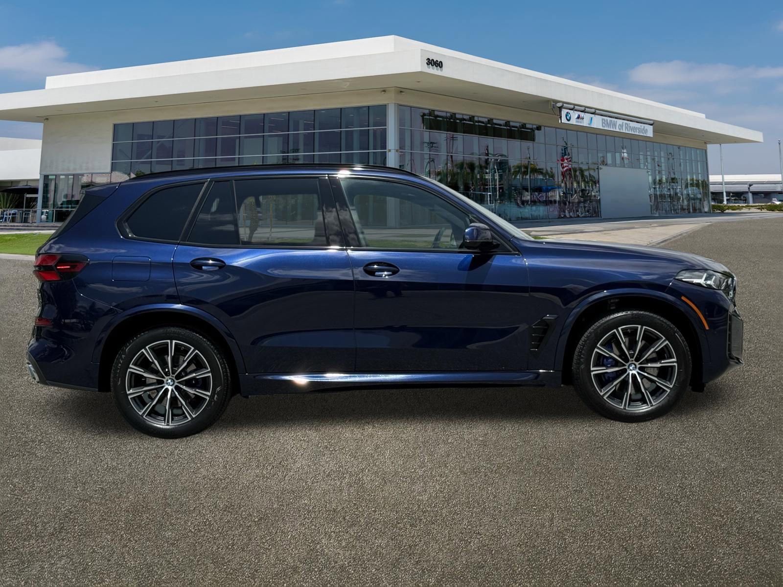 Certified 2024 BMW X5 sDrive40i w/ M Sport Package RWD image 12