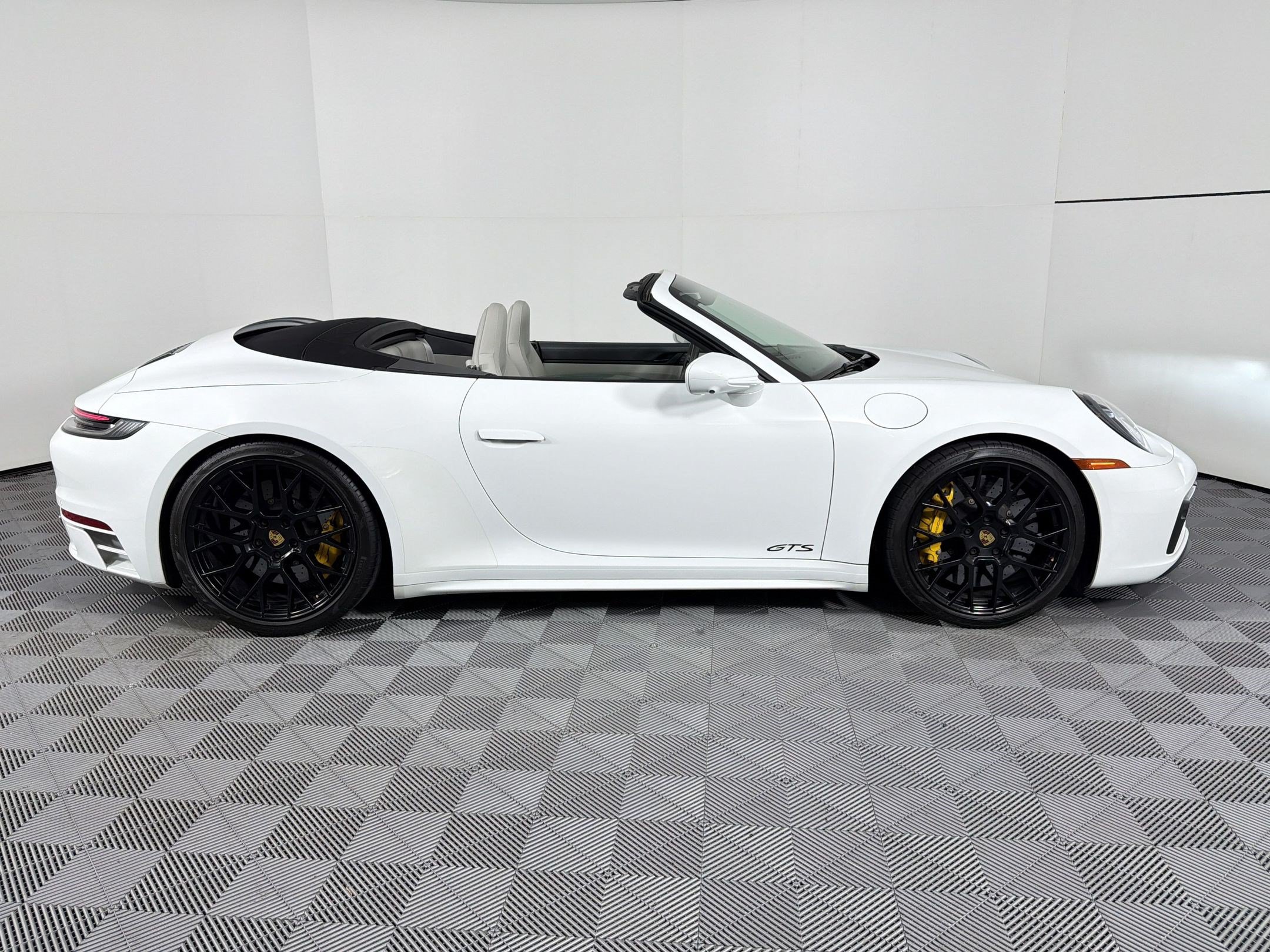Certified 2022 Porsche 911 Carrera 4 GTS AWD/4WD image 8