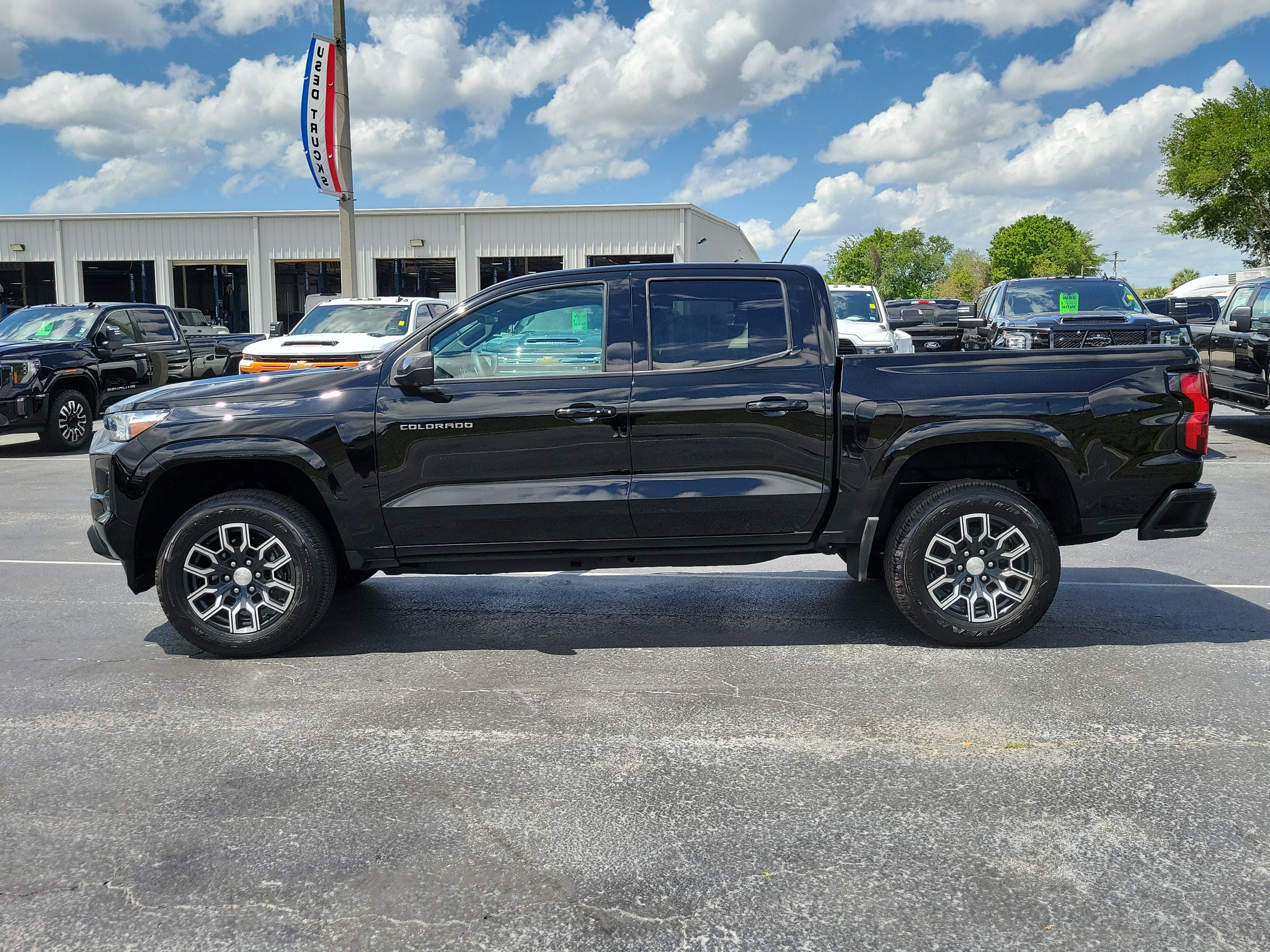 Used 2023 Chevrolet Colorado LT w/ LT Convenience Package II image 7
