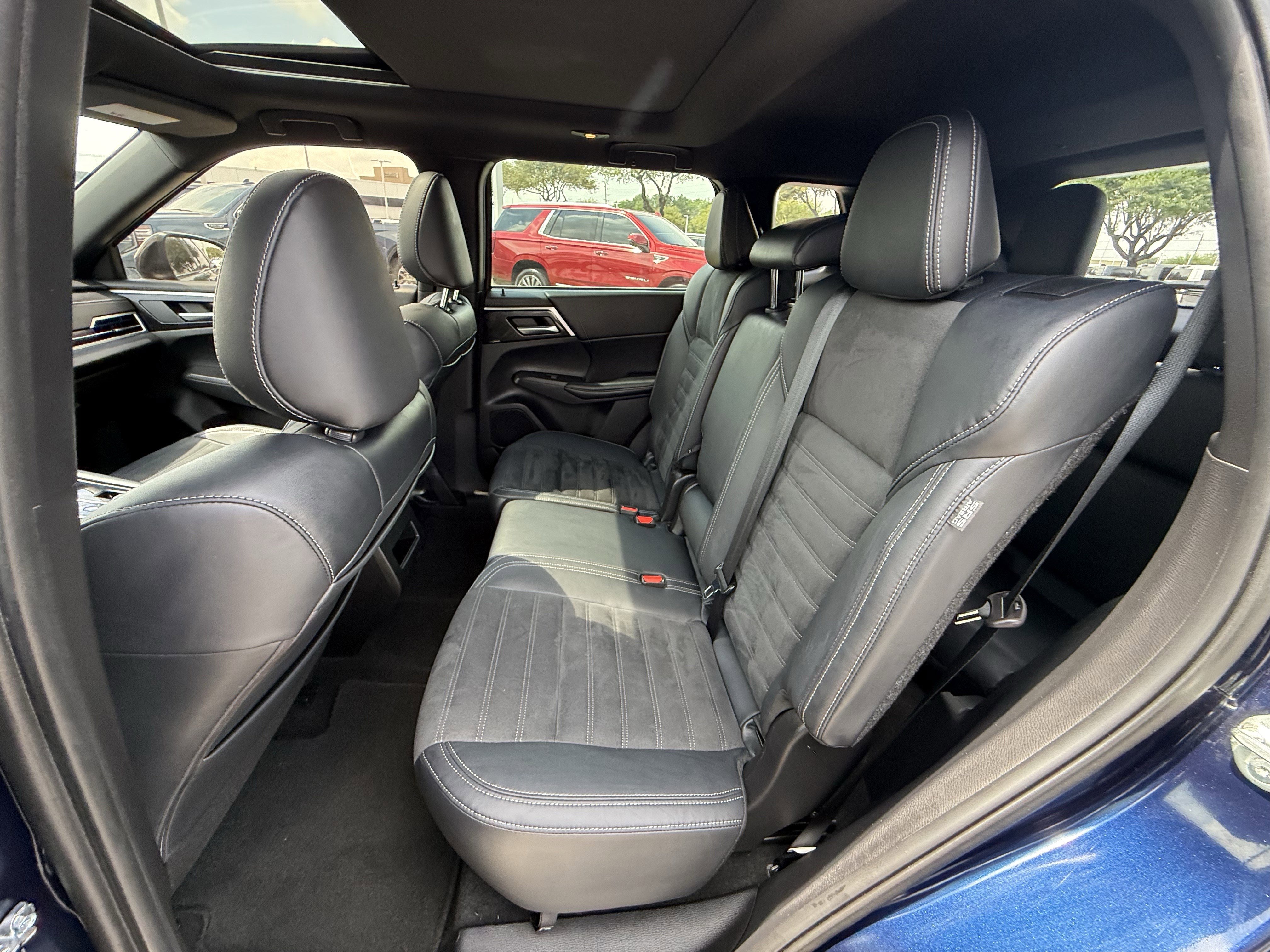 Used 2022 Mitsubishi Outlander SE image 31