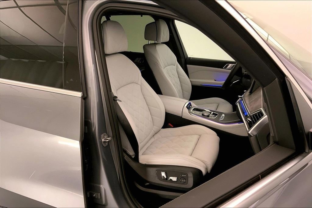 New 2026 BMW X5 xDrive40i w/ Premium Package image 7