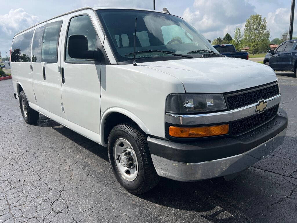Used 2016 Chevrolet Express 3500 LT w/ LT Preferred Equipment Group RWD image 10