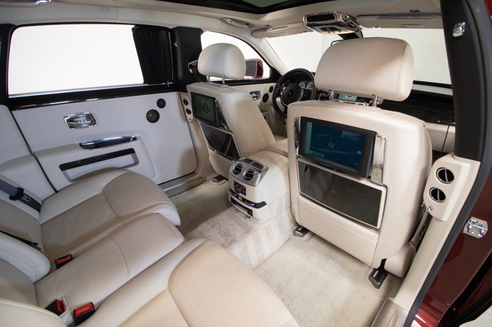 Used 2015 Rolls-Royce Ghost Extended Wheelbase image 87
