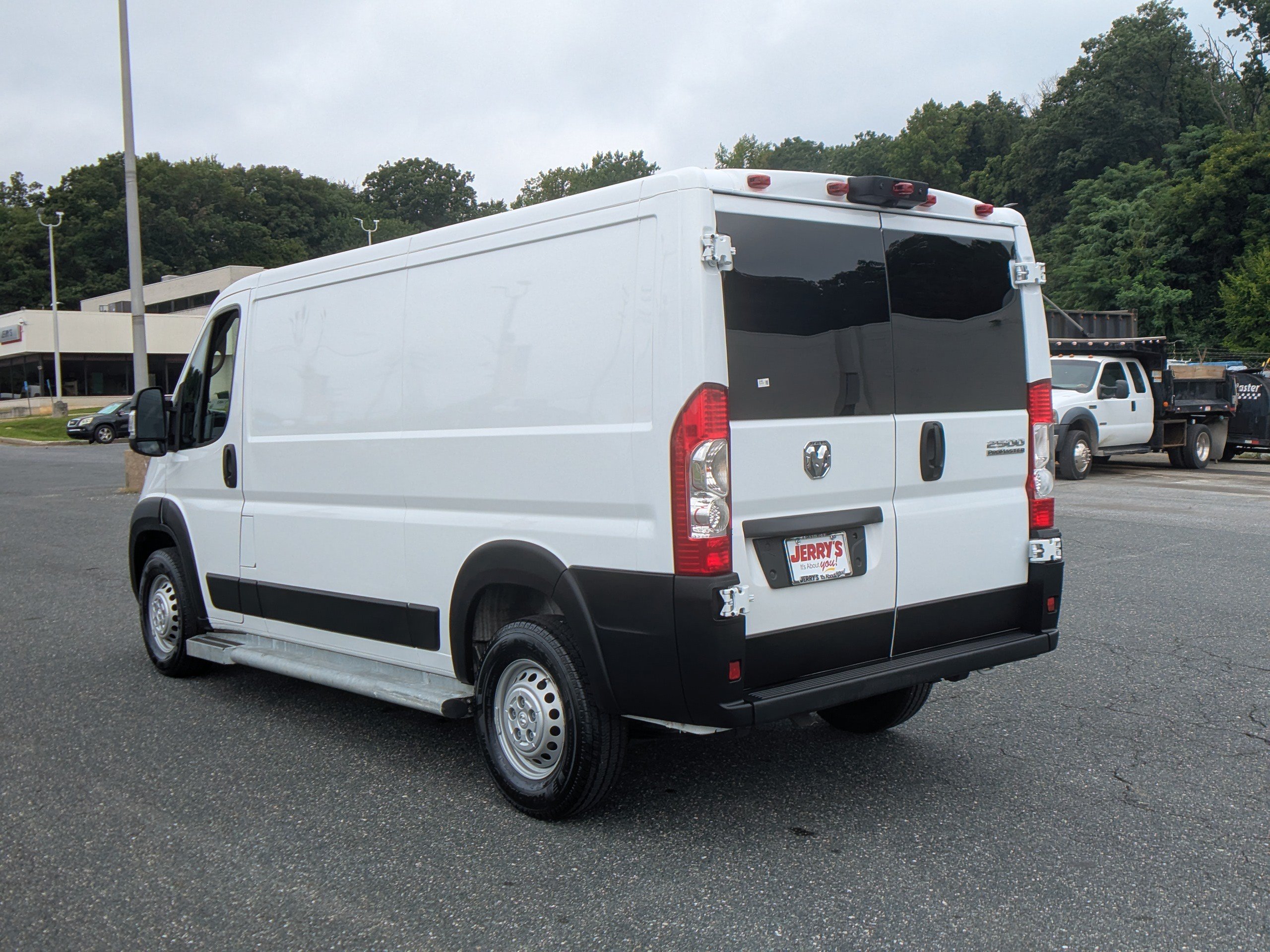 Used 2025 RAM ProMaster 2500 w/ U-Haul Equipment Group FWD image 6