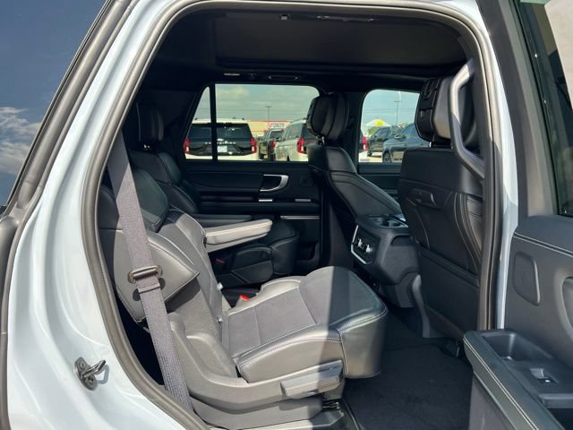 New 2027 Ford Expedition Platinum w/ Stealth Appearance Package AWD/4WD image 23
