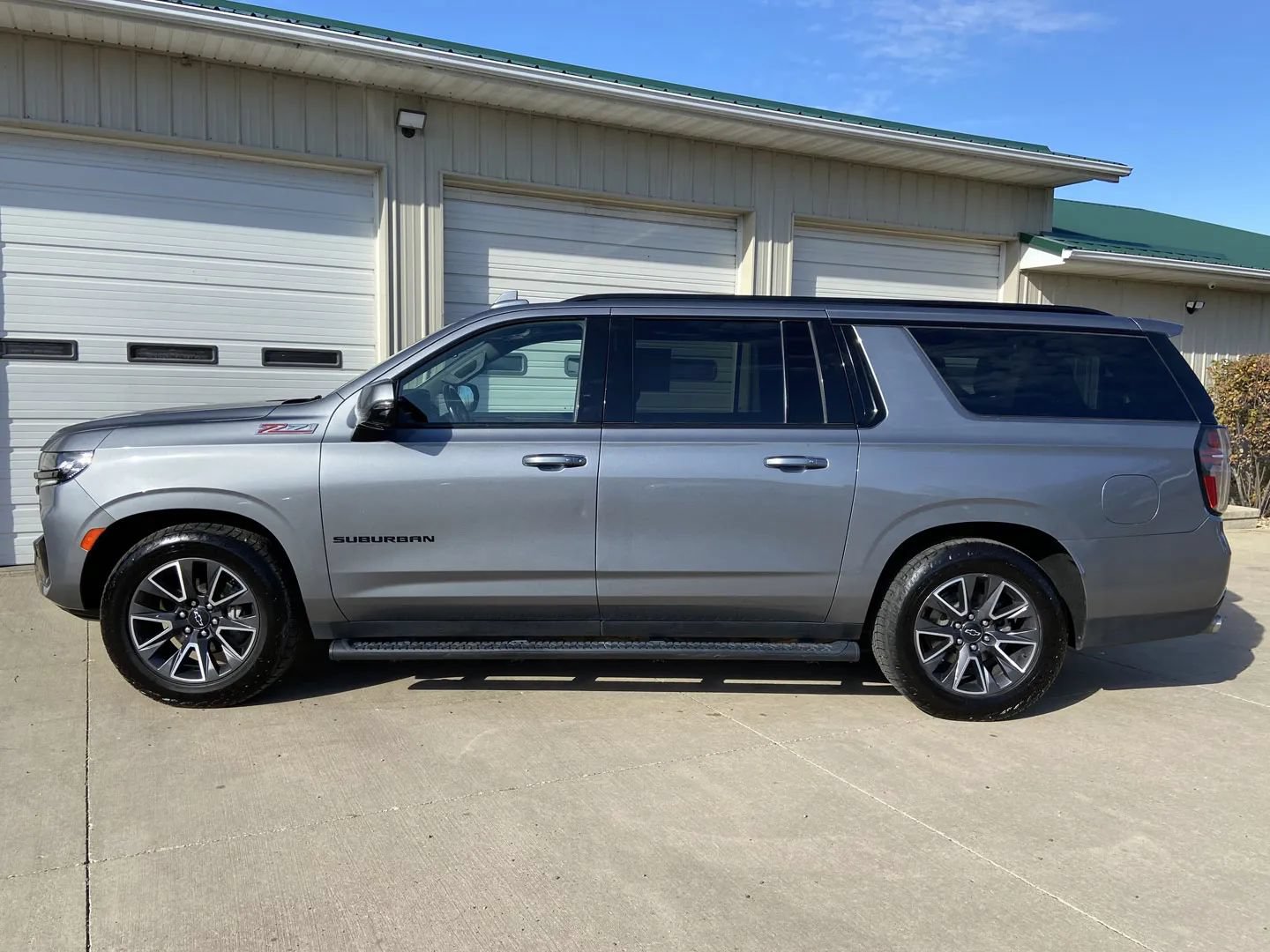 Used 2022 Chevrolet Suburban Z71 w/ Off-Road Capability Package AWD/4WD image 4