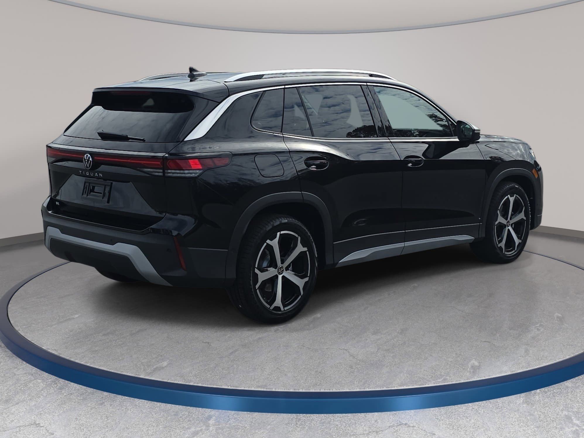 New 2026 Volkswagen Tiguan SE FWD image 5