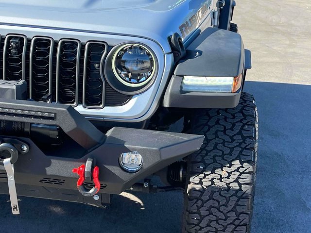 Used 2024 Jeep Wrangler Unlimited Rubicon w/ XTREMEE 35" Tire Package AWD/4WD image 9