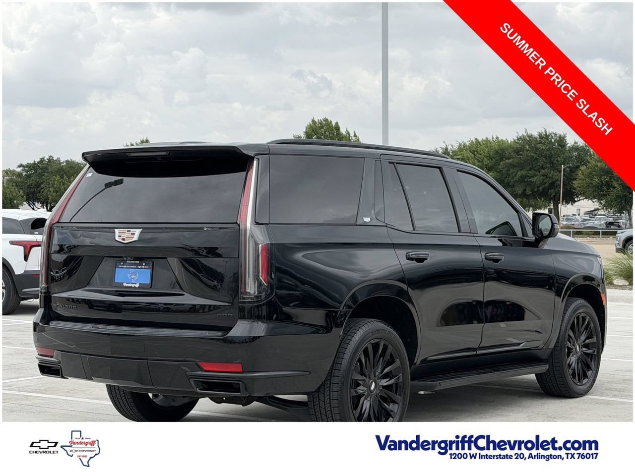 Certified 2023 Cadillac Escalade Premium Luxury w/ LPO, Floor Liner Package AWD/4WD image 4