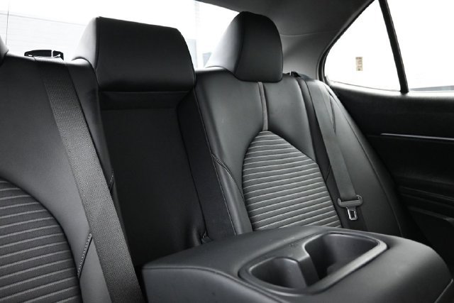 Used 2022 Toyota Camry SE FWD image 14