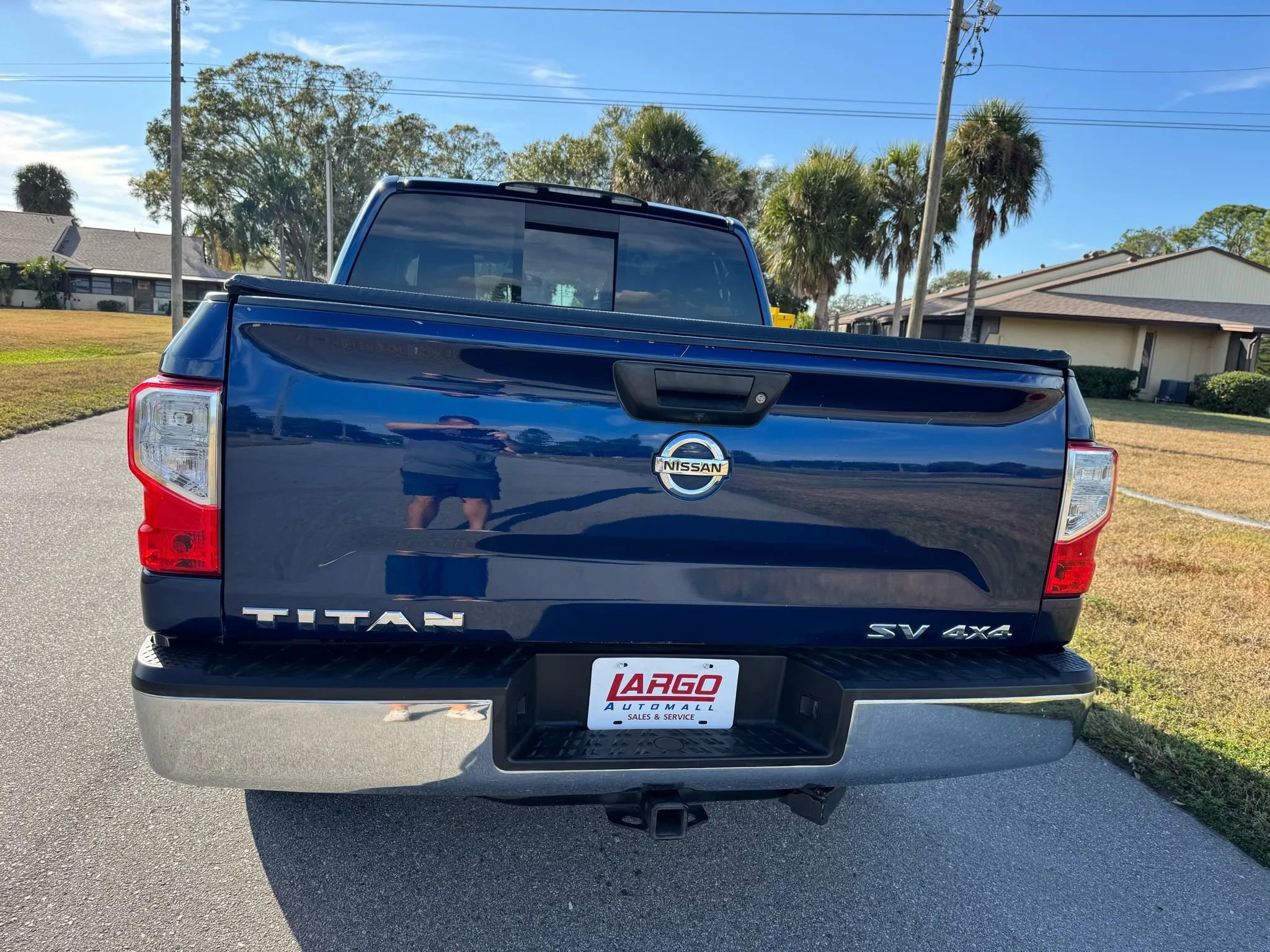 Used 2018 Nissan Titan SV image 7