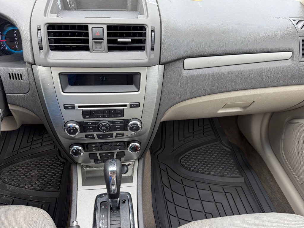 Used 2011 Ford Fusion SE image 12