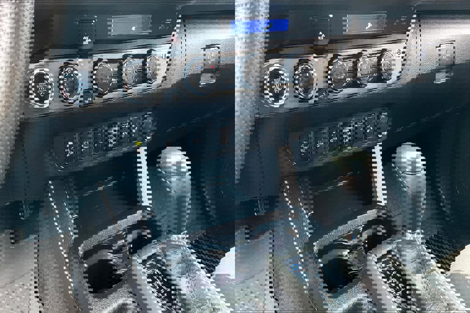 Used 2022 Toyota Tacoma TRD Sport image 32