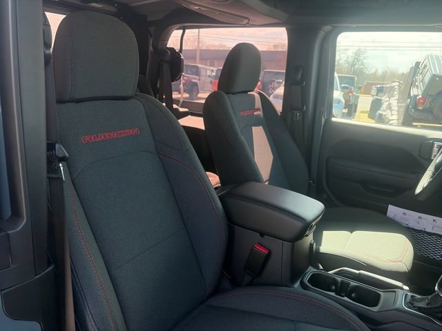 New 2026 Jeep Wrangler Rubicon w/ Xtreme 35 Tire Package AWD/4WD image 25