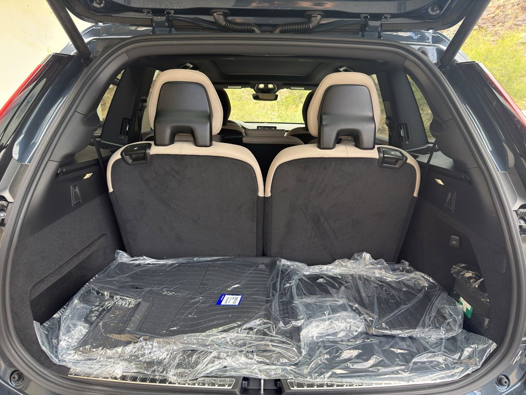 New 2026 Volvo XC90 T8 Plus w/ Protection Package Premier image 38