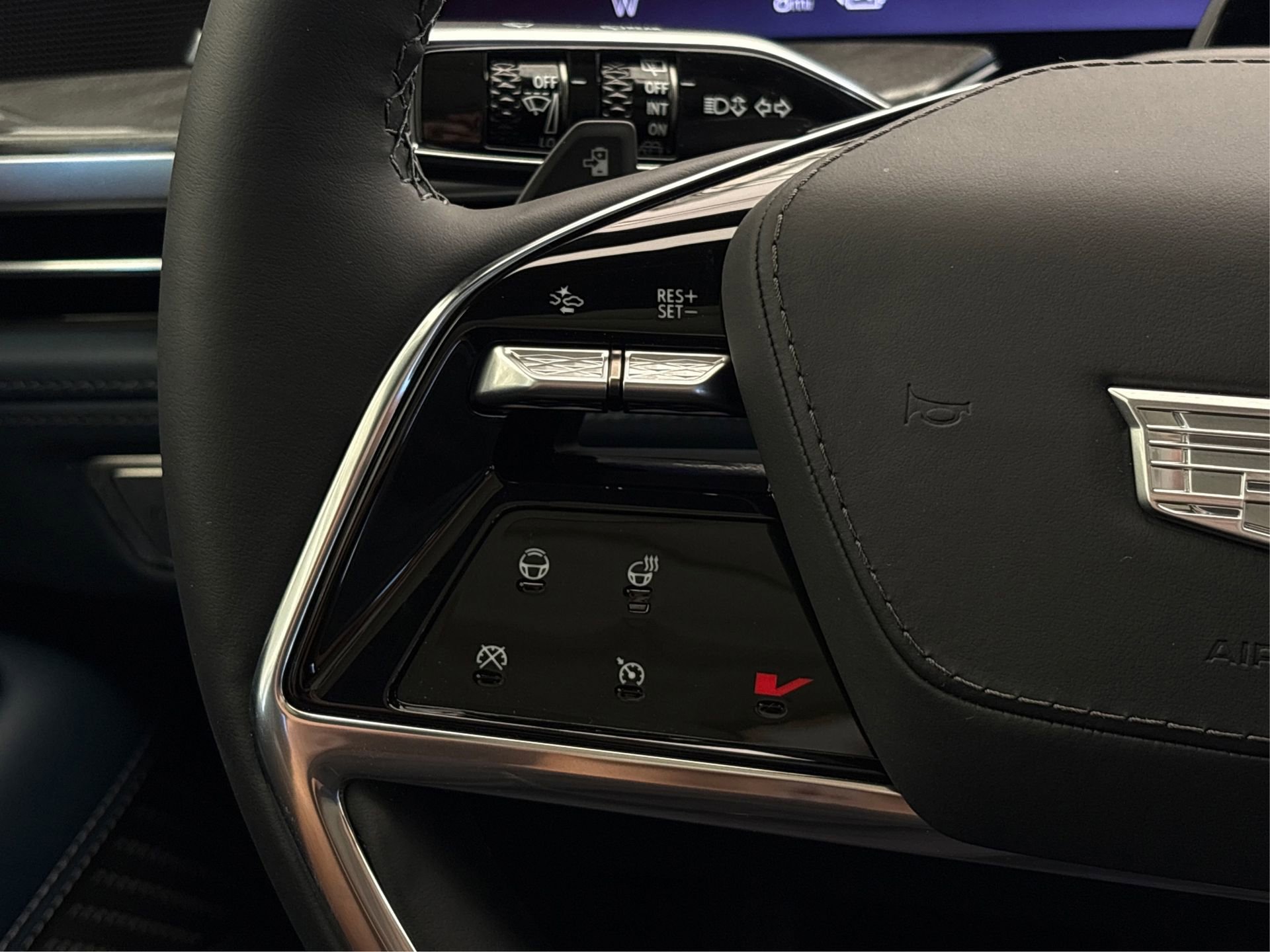 New 2026 Cadillac Escalade IQL Luxury image 28