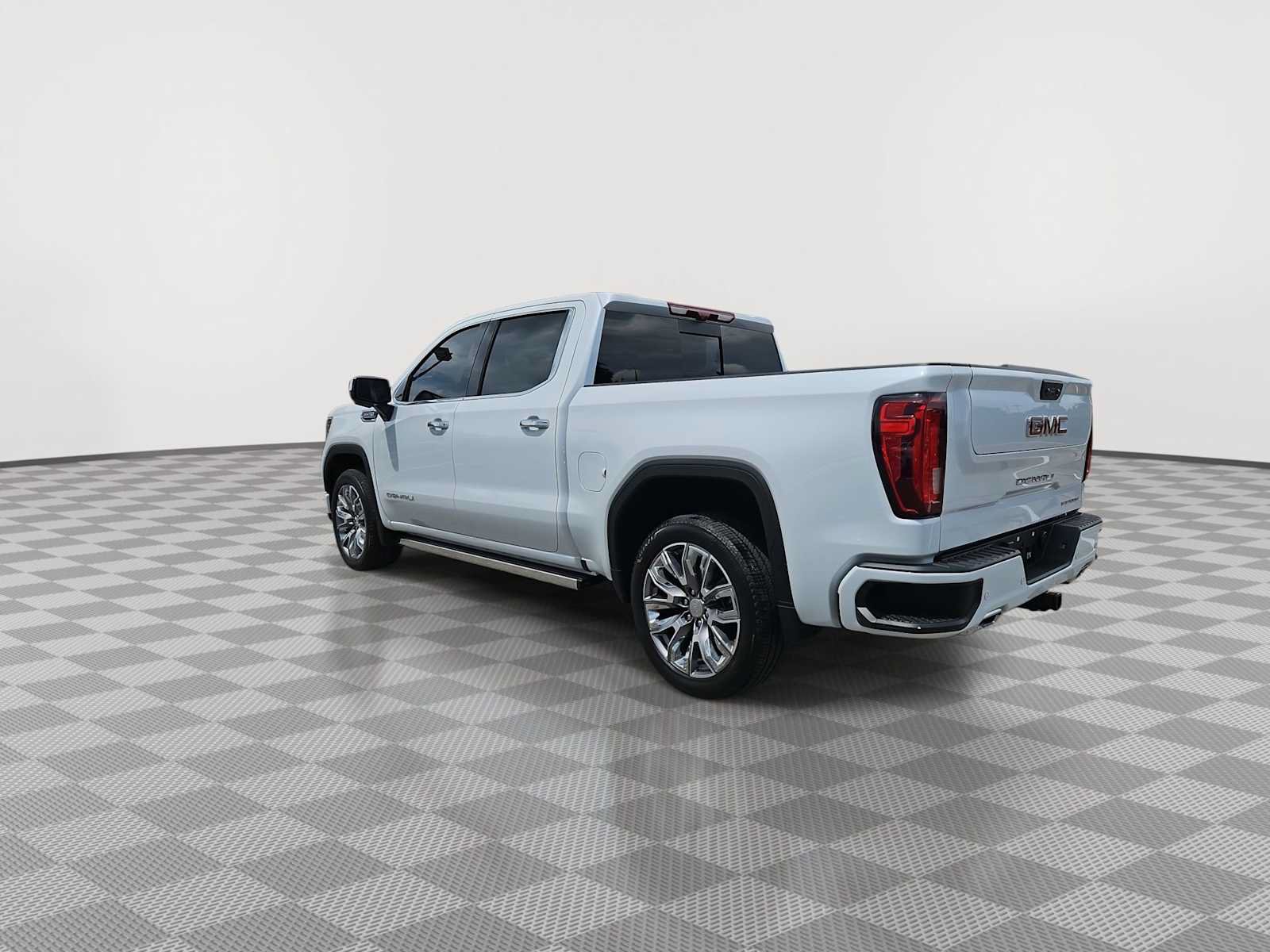 Certified 2026 GMC Sierra 1500 Denali w/ Denali Reserve Package AWD/4WD image 5
