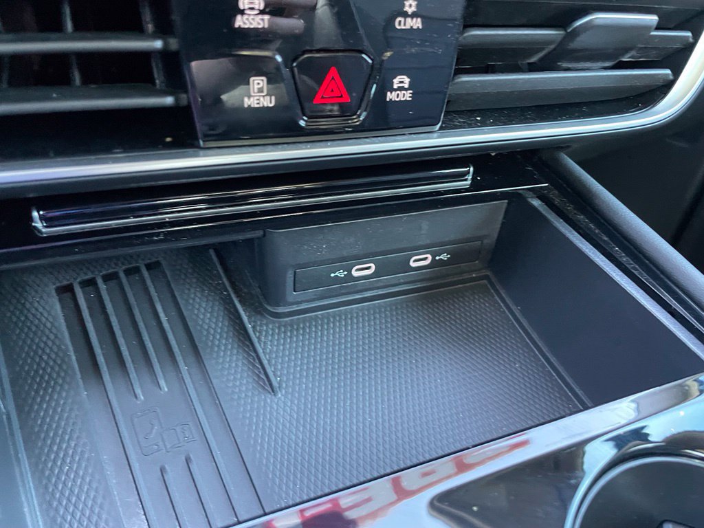 Used 2025 Volkswagen Atlas SEL AWD/4WD image 19