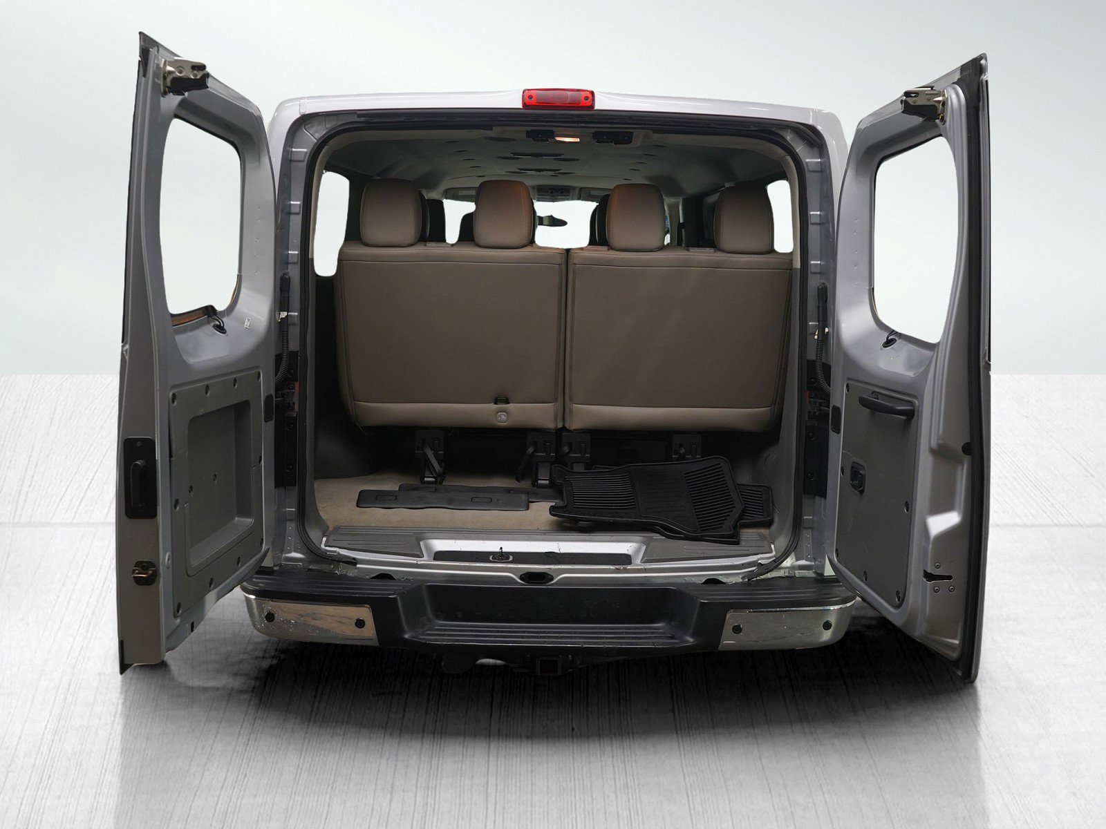 Used 2018 Nissan NV 3500 SL image 9