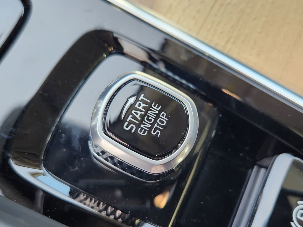 New 2026 Volvo XC60 B5 Ultra w/ Climate Package image 11