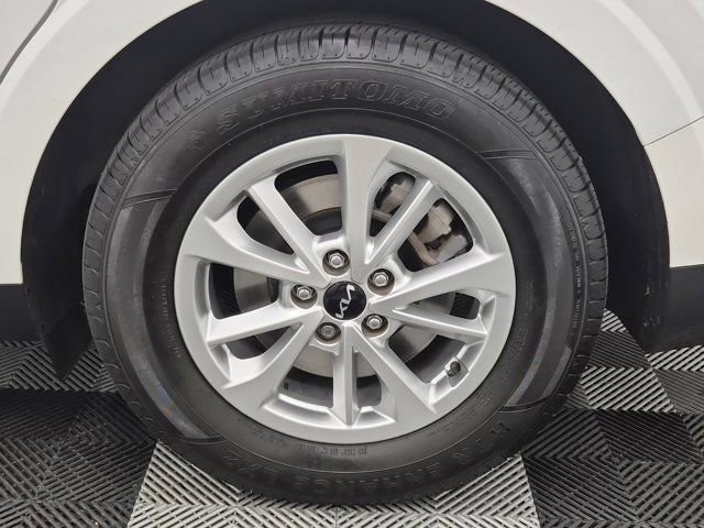Used 2022 Kia Carnival LX FWD image 10