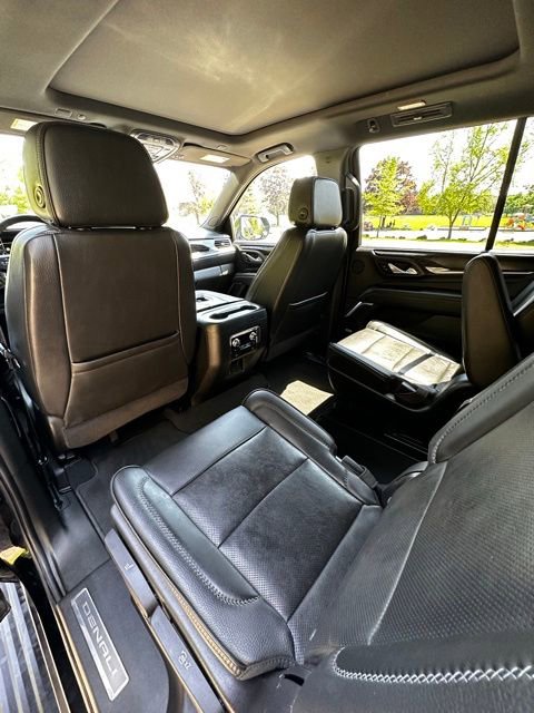 Used 2021 GMC Yukon Denali w/ Denali Premium Package AWD/4WD image 11
