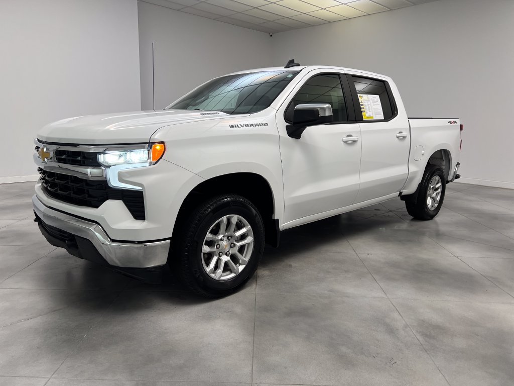 Used 2025 Chevrolet Silverado 1500 LT AWD/4WD image 4