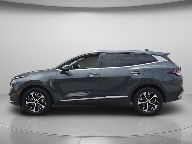 Used 2025 Kia Sportage EX FWD image 3
