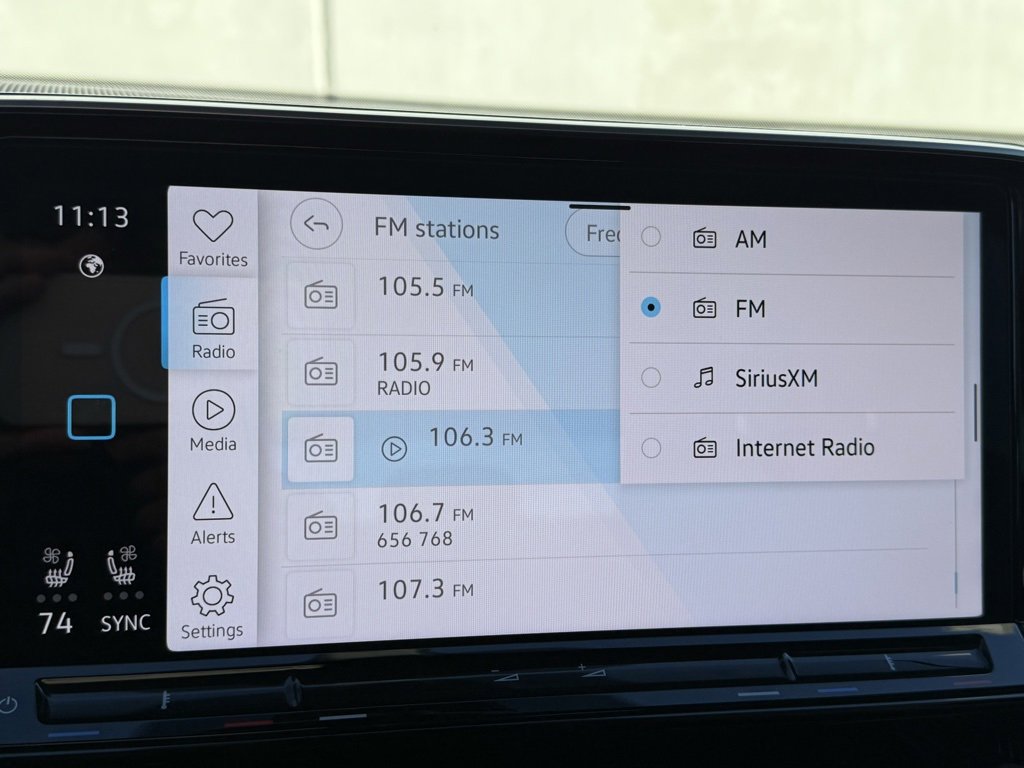 Used 2024 Volkswagen Atlas Cross Sport SE image 10