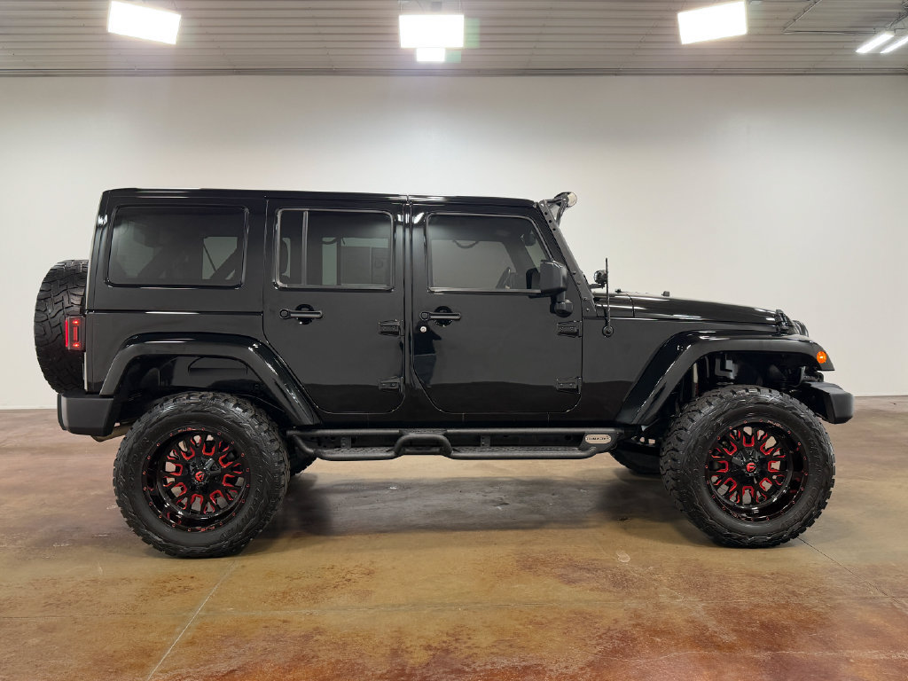 Used 2015 Jeep Wrangler Unlimited Sahara w/ Connectivity Group AWD/4WD image 23