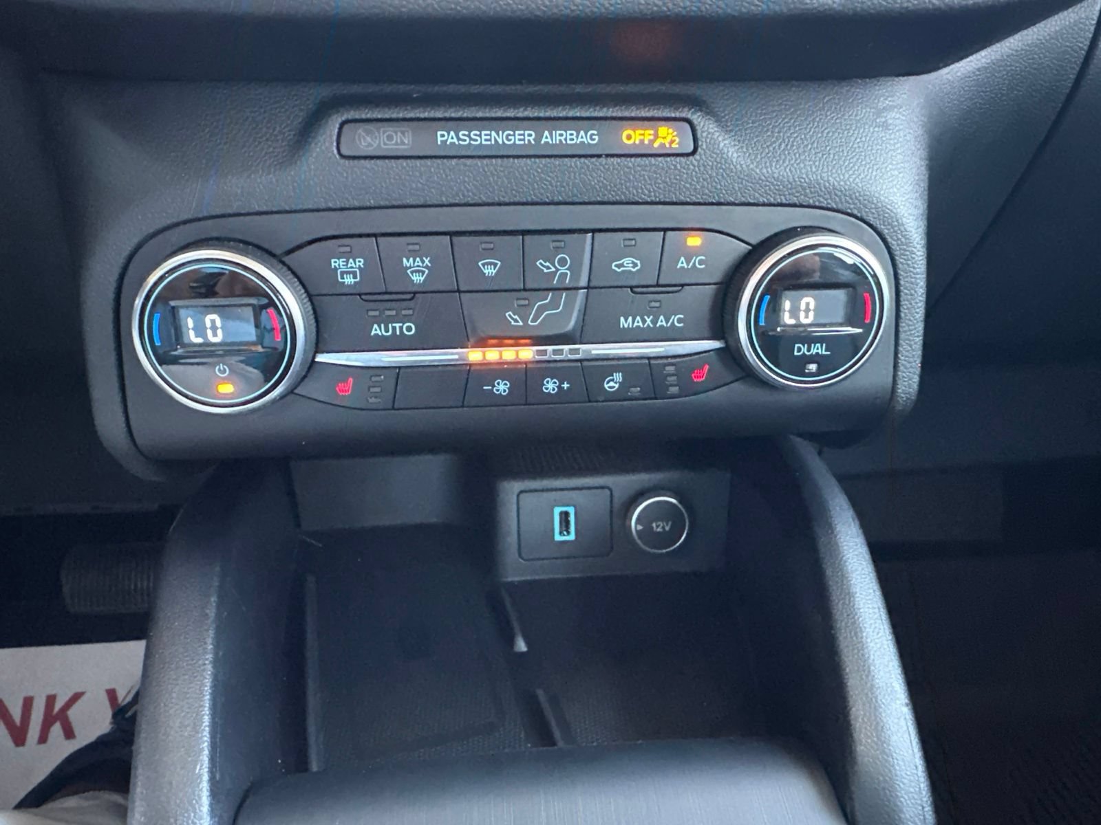 Certified 2020 Ford Escape Titanium AWD/4WD image 28