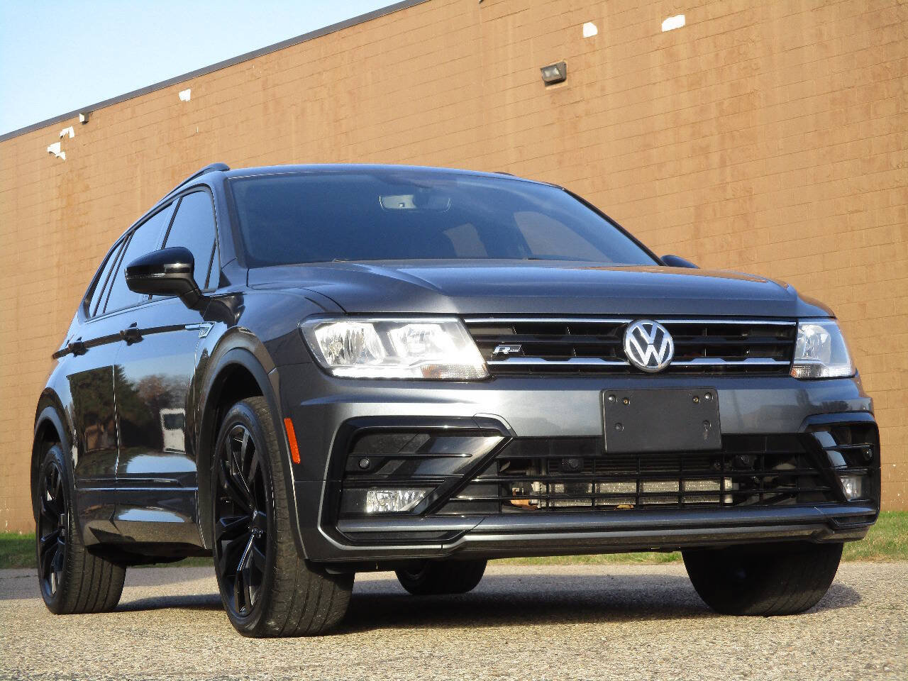 Used 2021 Volkswagen Tiguan SE R-Line FWD image 49
