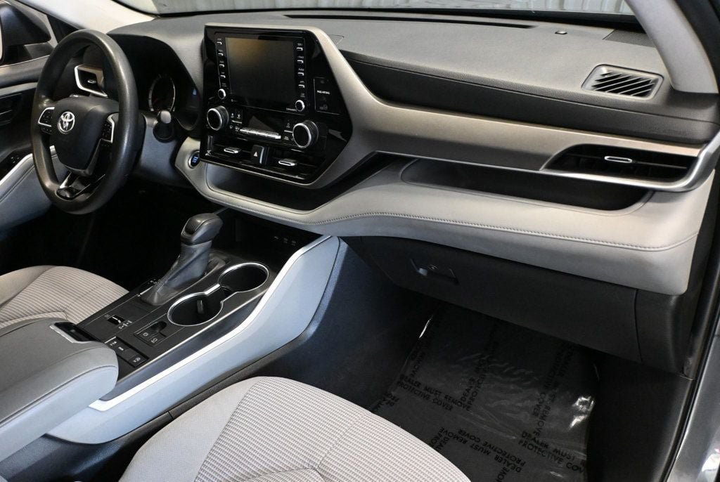 Used 2020 Toyota Highlander L FWD image 9