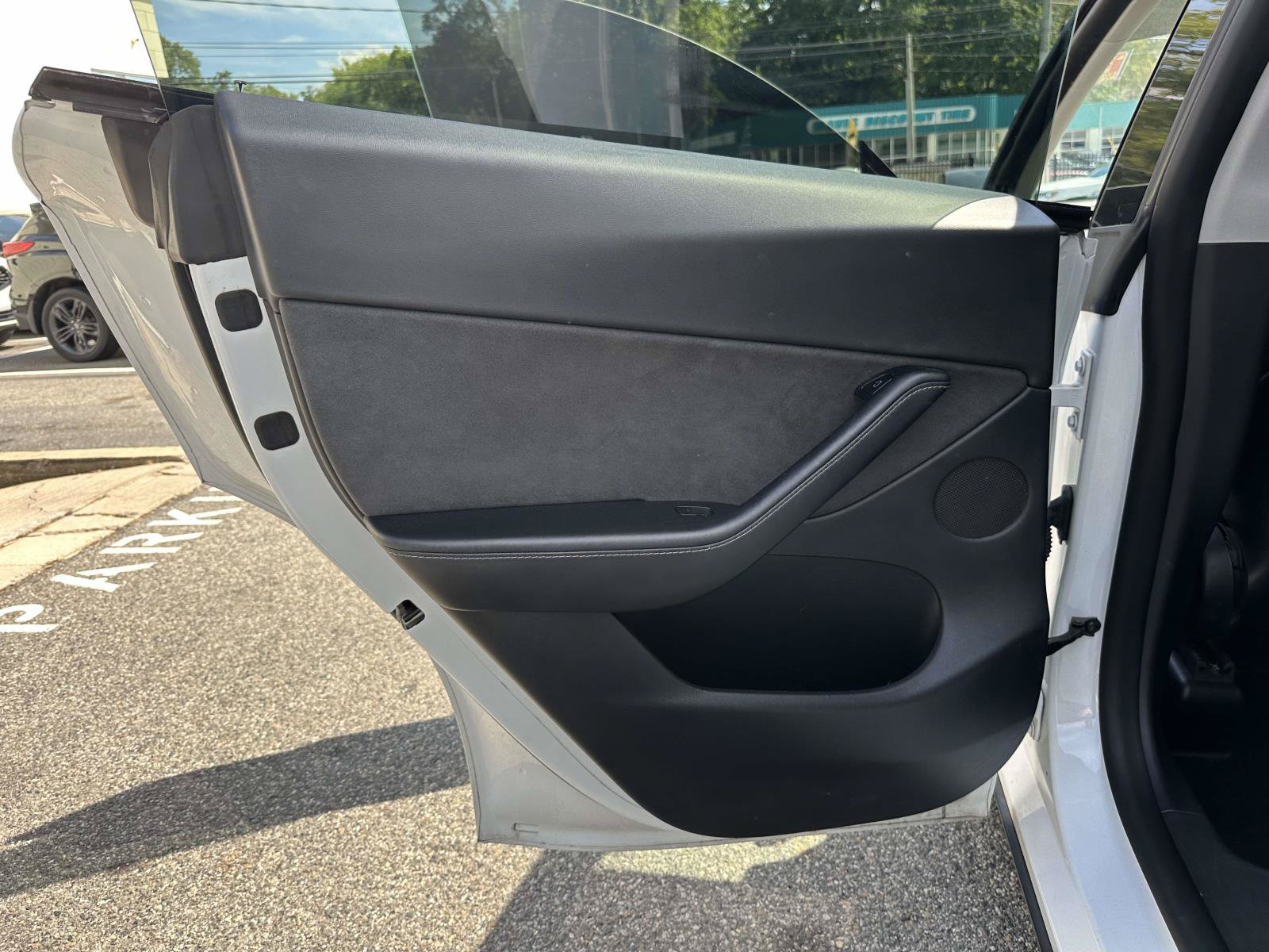 Used 2021 Tesla Model Y Long Range AWD/4WD image 17