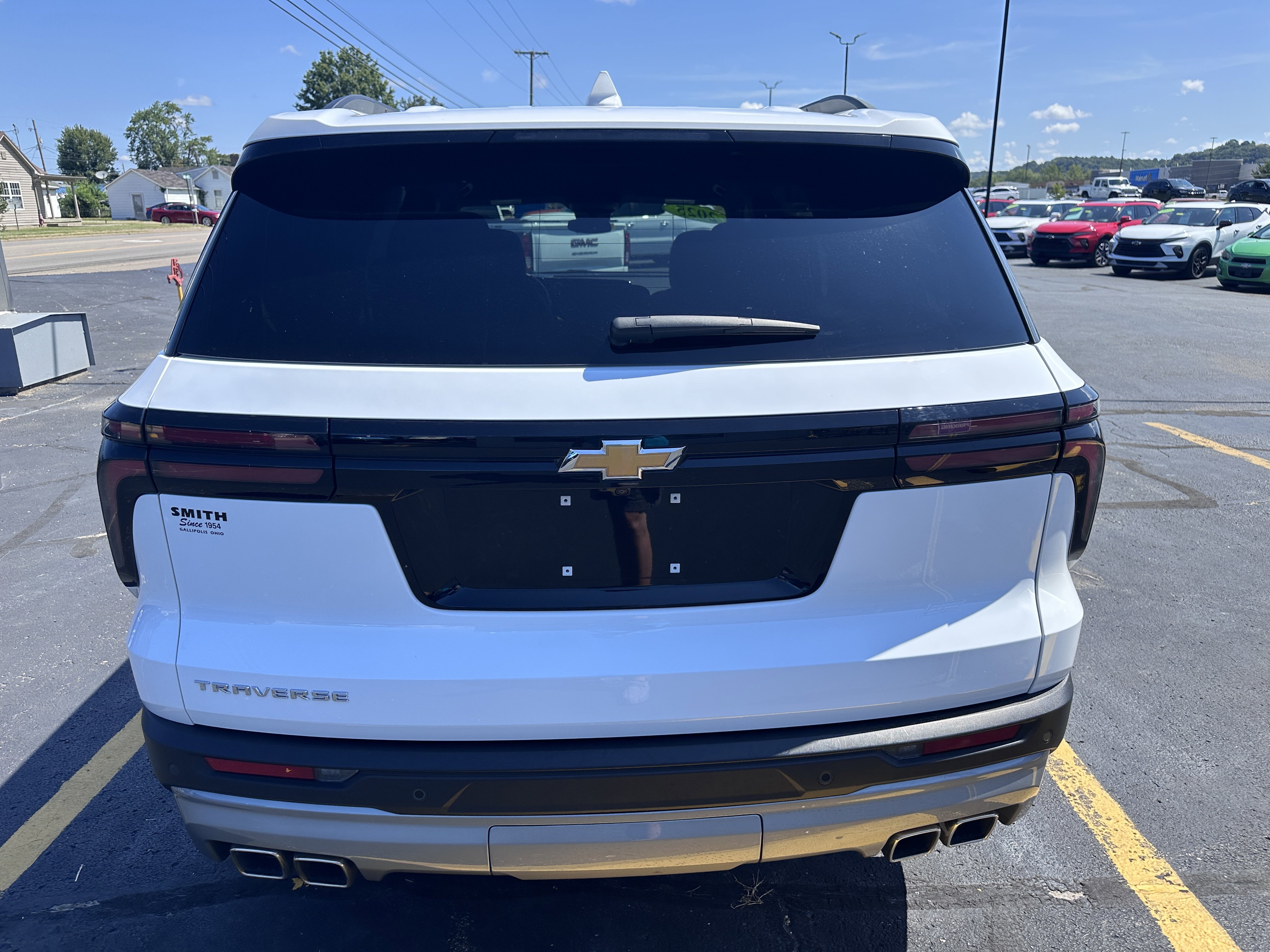Used 2025 Chevrolet Traverse LT image 8