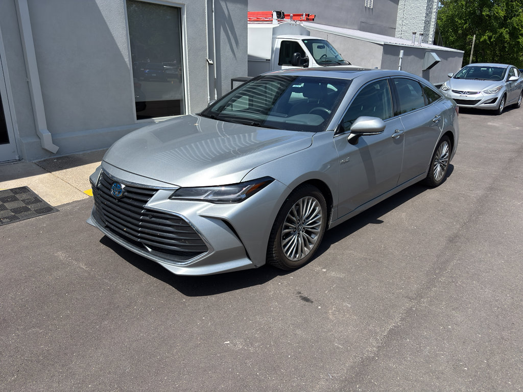 Used 2020 Toyota Avalon Limited w/ Advanced Safety Package FWD image 2