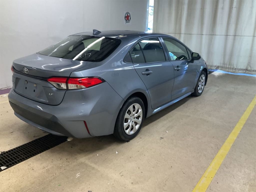 Used 2020 Toyota Corolla LE image 2