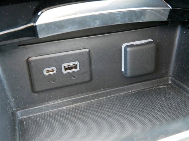 Used 2023 Buick Envision Essence image 24