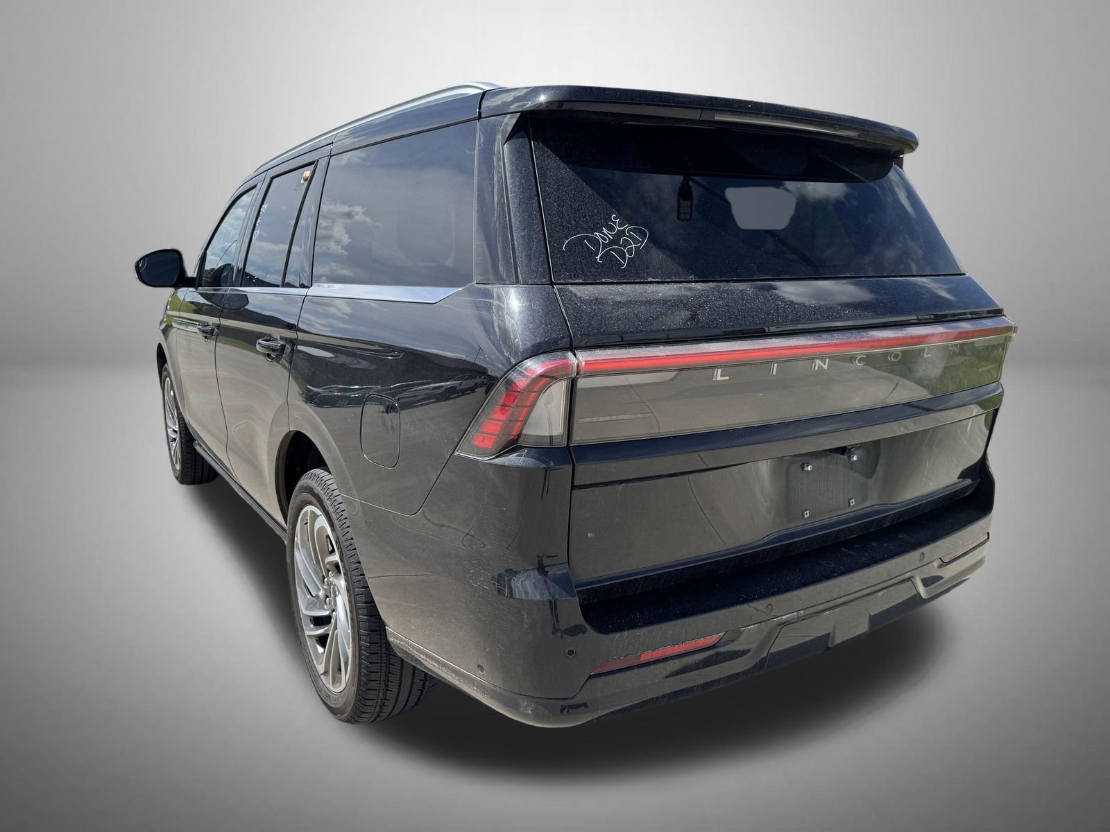 Used 2025 Lincoln Navigator Reserve AWD/4WD image 4