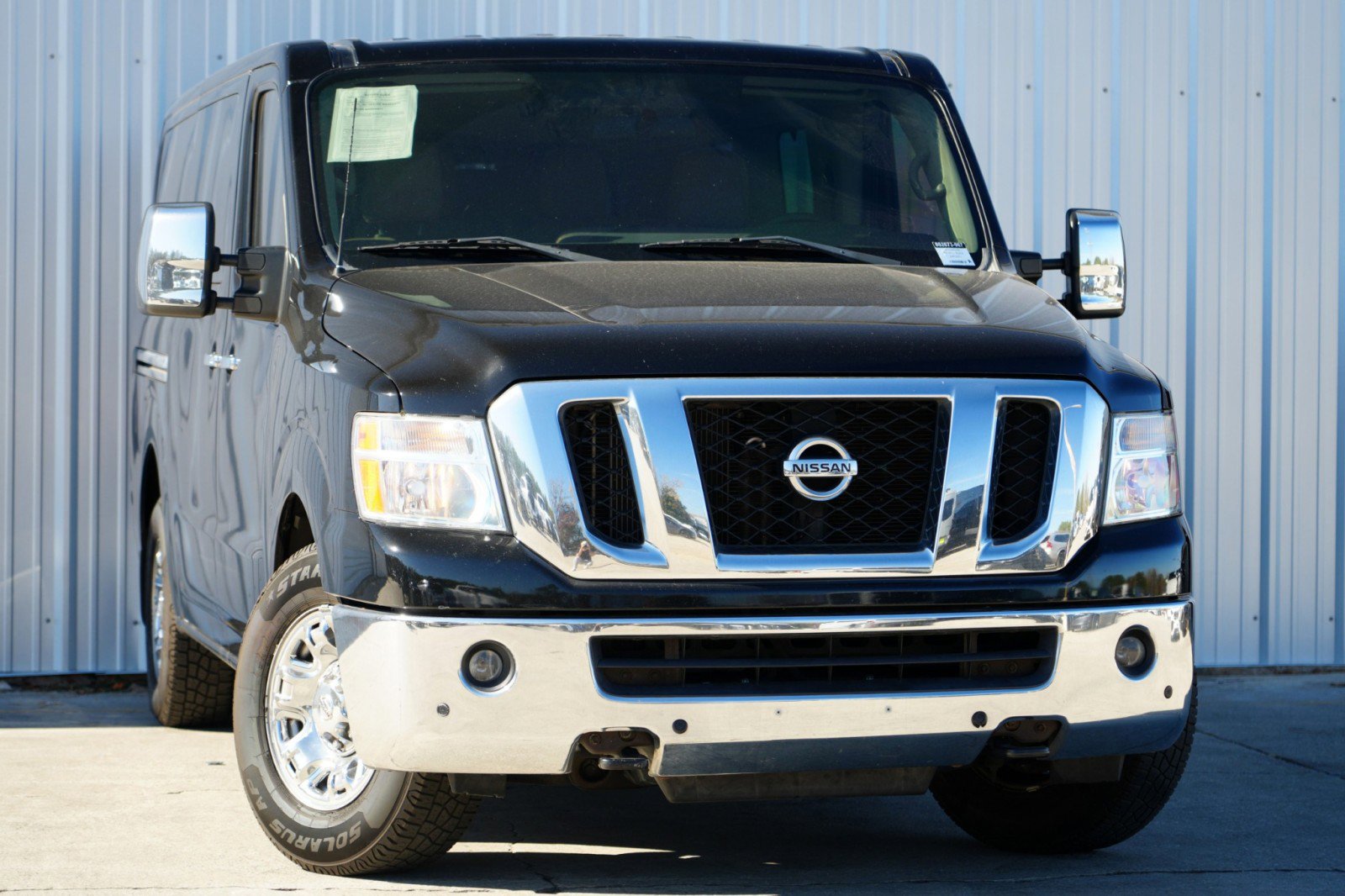 Used 2018 Nissan NV 3500 SL image 2