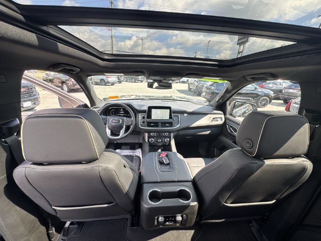 Certified 2023 GMC Yukon SLT w/ SLT Premium Package AWD/4WD image 21