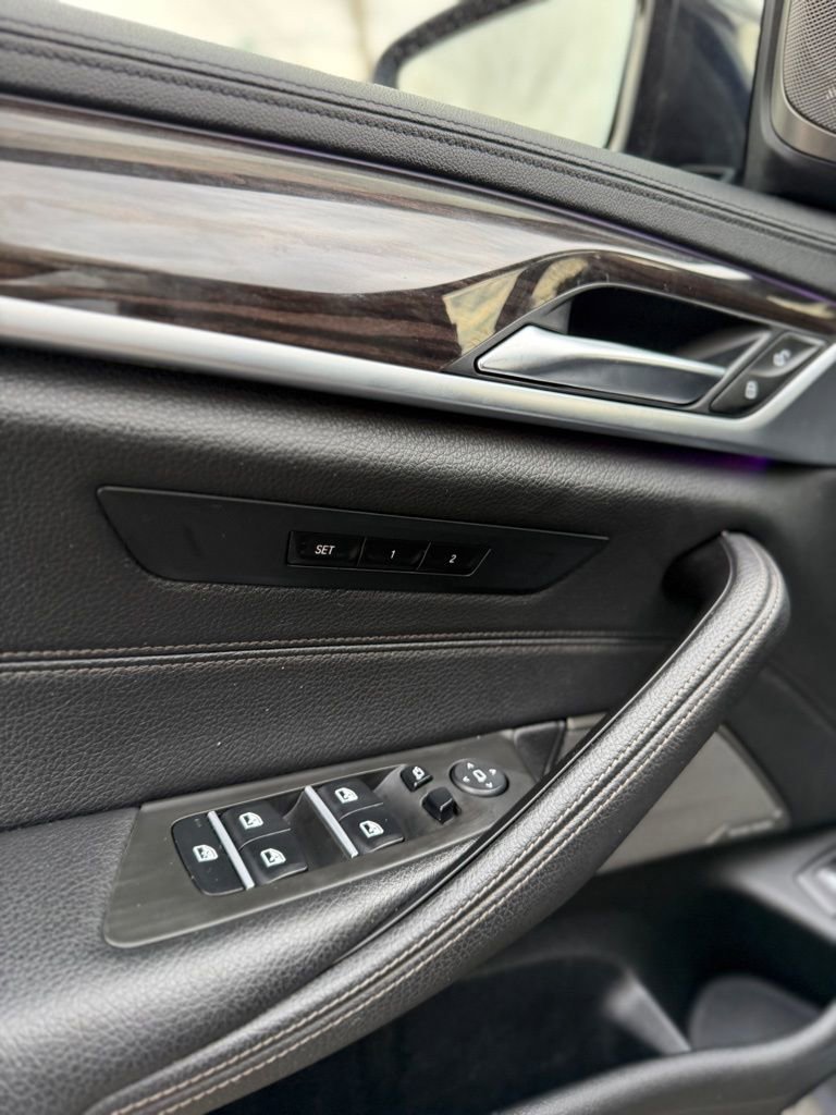 Used 2018 BMW 540i xDrive image 17