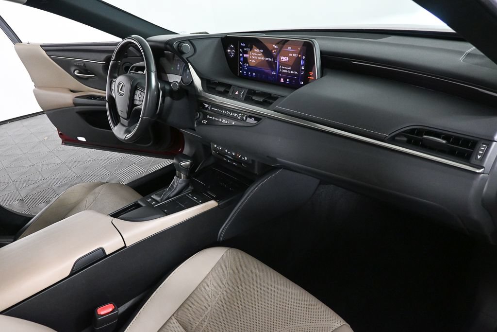 Used 2020 Lexus ES 300h w/ Accessory Package FWD image 21