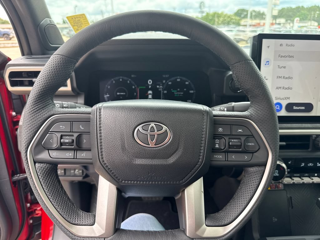 Used 2025 Toyota Tacoma Limited AWD/4WD image 25