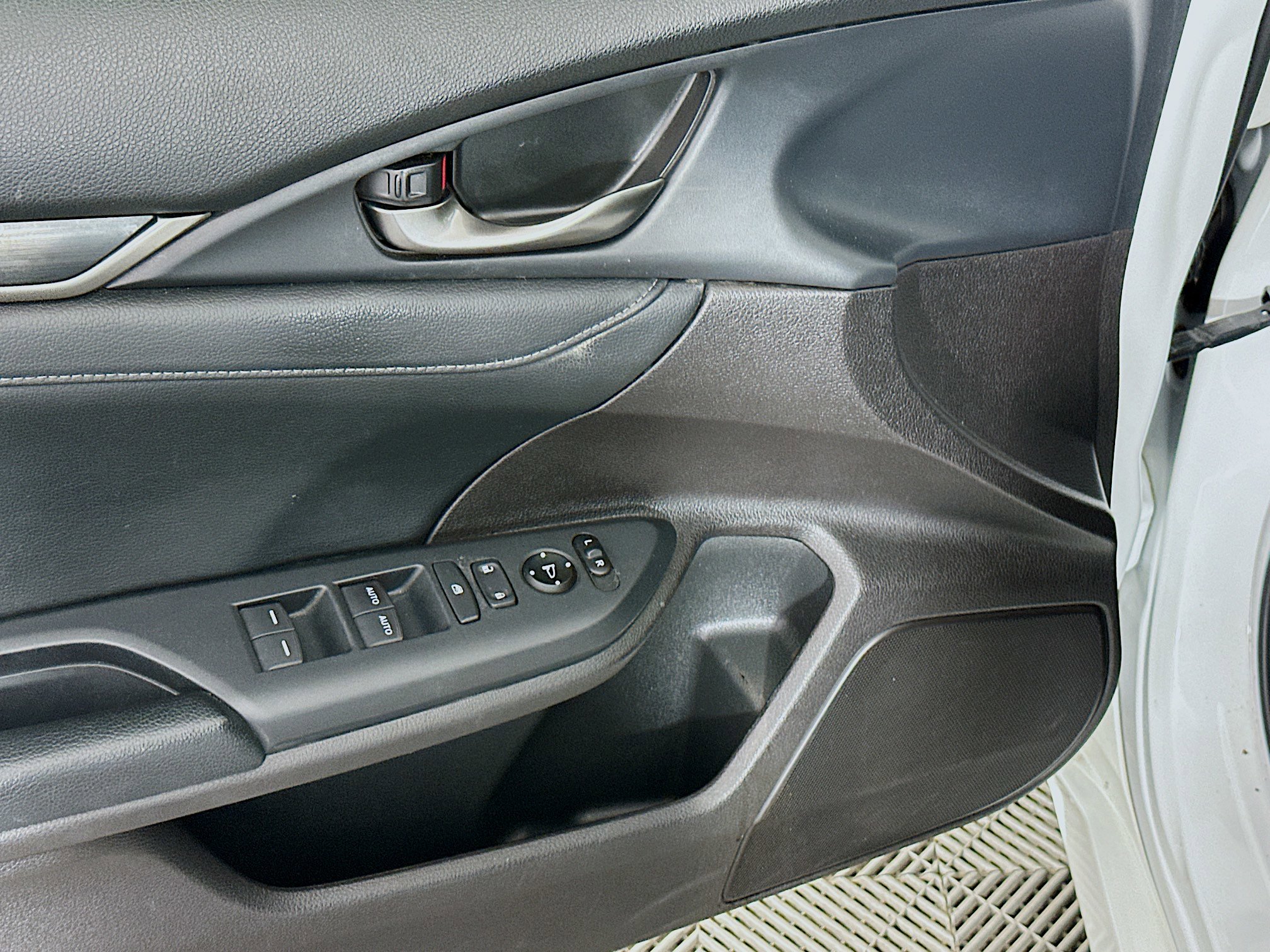 Used 2020 Honda Civic EX-L image 15