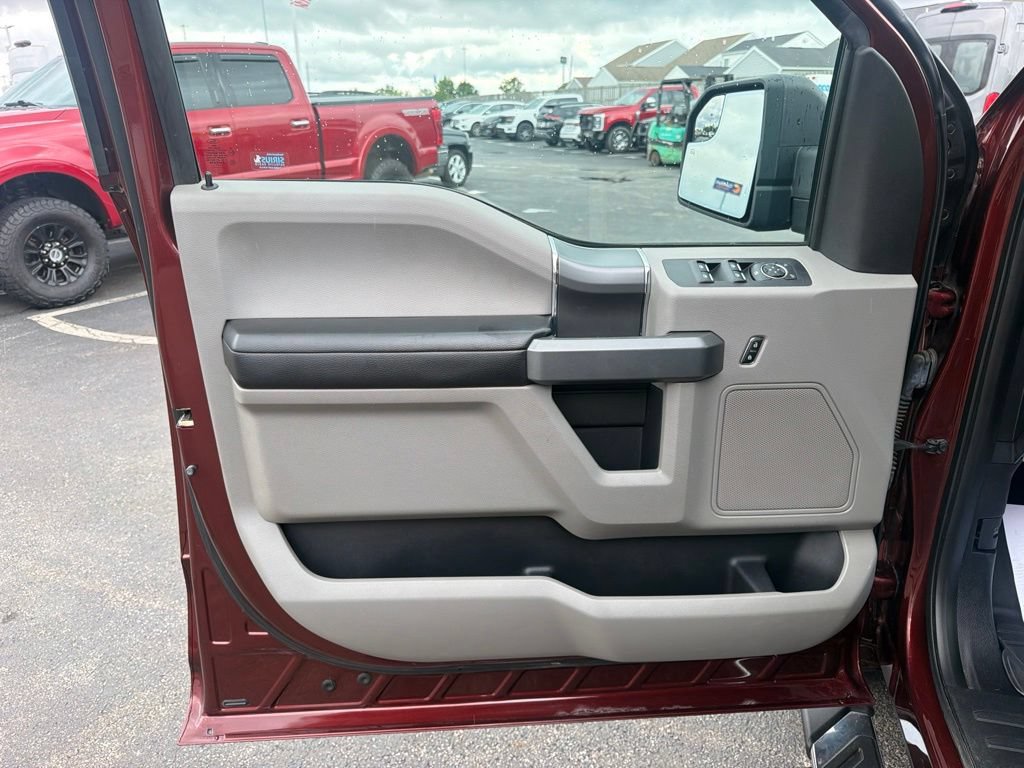 Used 2017 Ford F150 XLT w/ Equipment Group 302A Luxury AWD/4WD image 24
