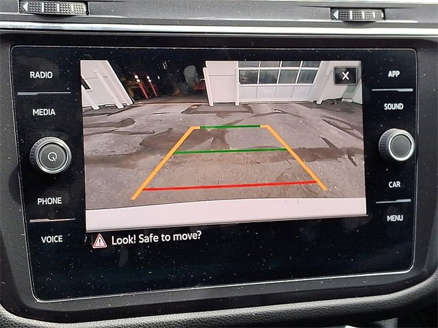 Used 2022 Volkswagen Tiguan SE image 4