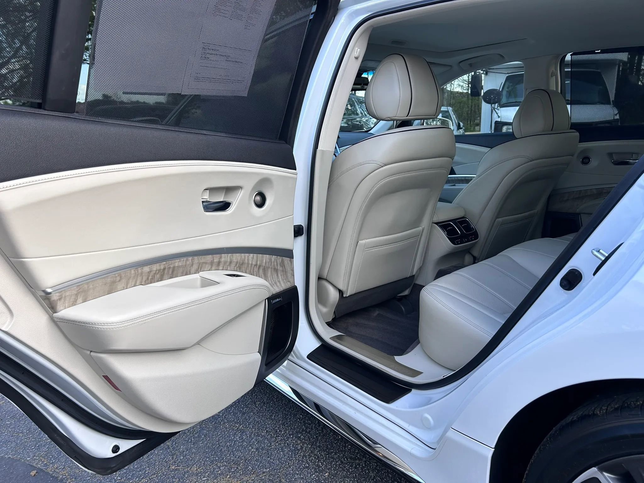 Used 2020 Acura RLX Sport Hybrid w/ Advance Pkg image 33